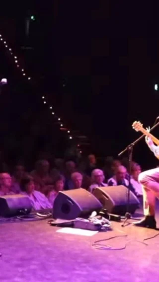 “Coggan has a fresh, powerful, expressive voice, and he just oozed style.” -THE AUSTRALIAN  Multi-award winning performer, Darren Coggan, takes us on an eloquent journey through the songbook of one of the most magnetic figures in the music world, James Taylor.  ✨It’s a night of music you won’t want to miss!  Tickets at the link in bio 🔗