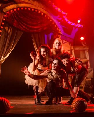 Happily ever after? Never. 🩸  GRIMM: Tales from the Brothers Grimm arrives at The Joan this June in a dark and dazzling reimagining of the classic fairytales. Cinderella, Little Red Riding Hood and more emerge from the shadows in this visually spectacular production from @shakeandstir.  Haunting. Hilarious. Unforgettable.  Friday 26 June, 1pm & 7.30pm.
Group tickets available 
Book now at The Joan or via link in our profile